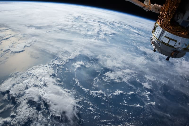 Hubble Space Telescope (1990)